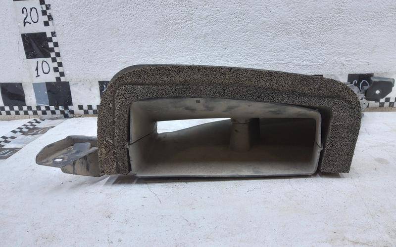 Воздуховод радиатора правый