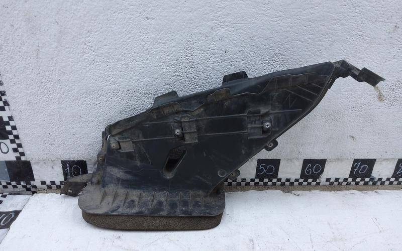 Воздуховод радиатора правый