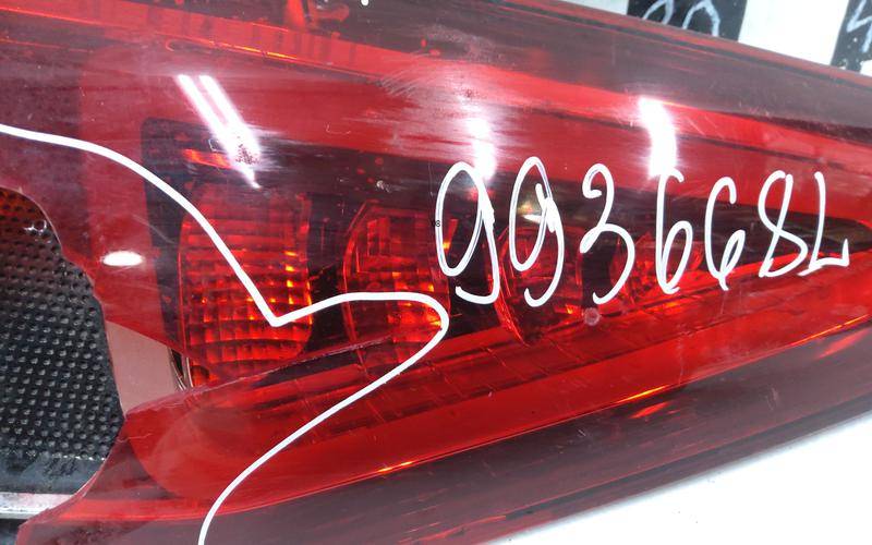 Фонарь задний внутренний левый