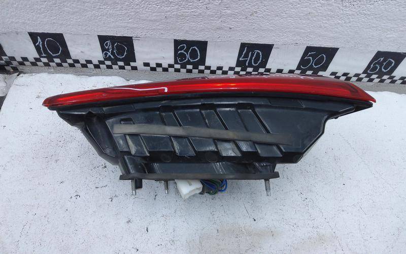 Фонарь задний внутренний левый