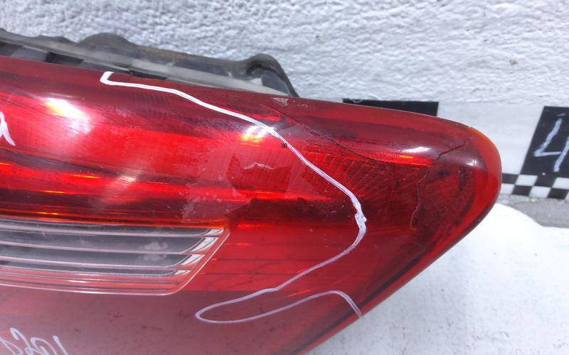 Фонарь задний внутренний левый