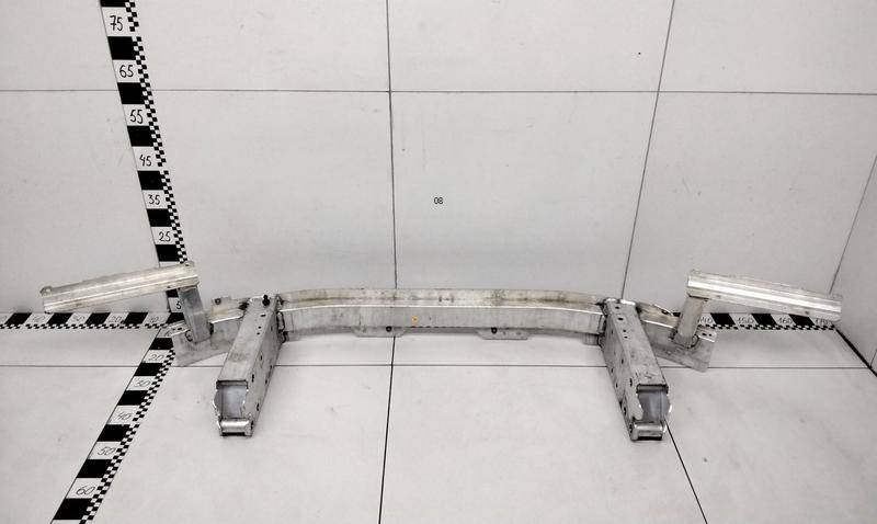 Усилитель переднего бампера