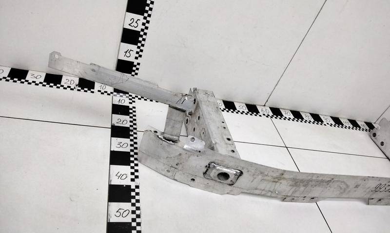 Усилитель переднего бампера