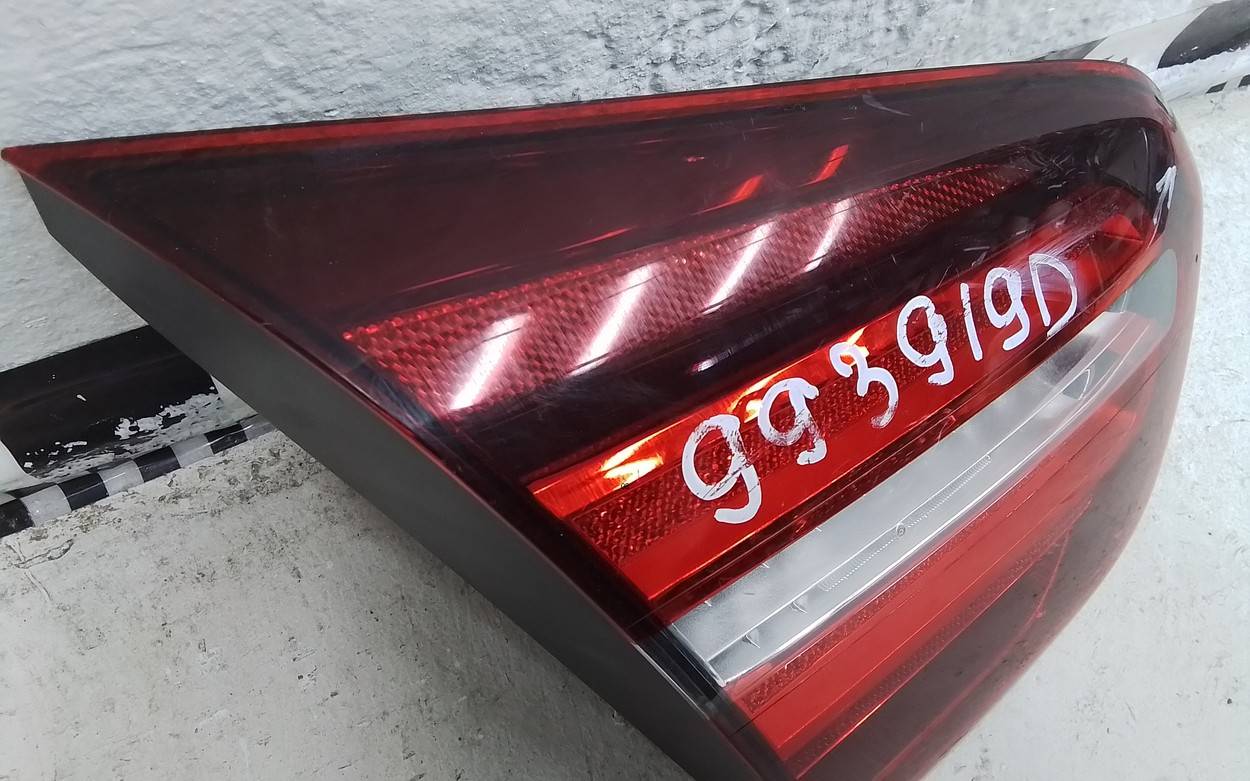 Фонарь задний внутренний левый