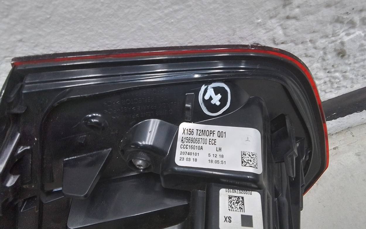 Фонарь задний внутренний левый