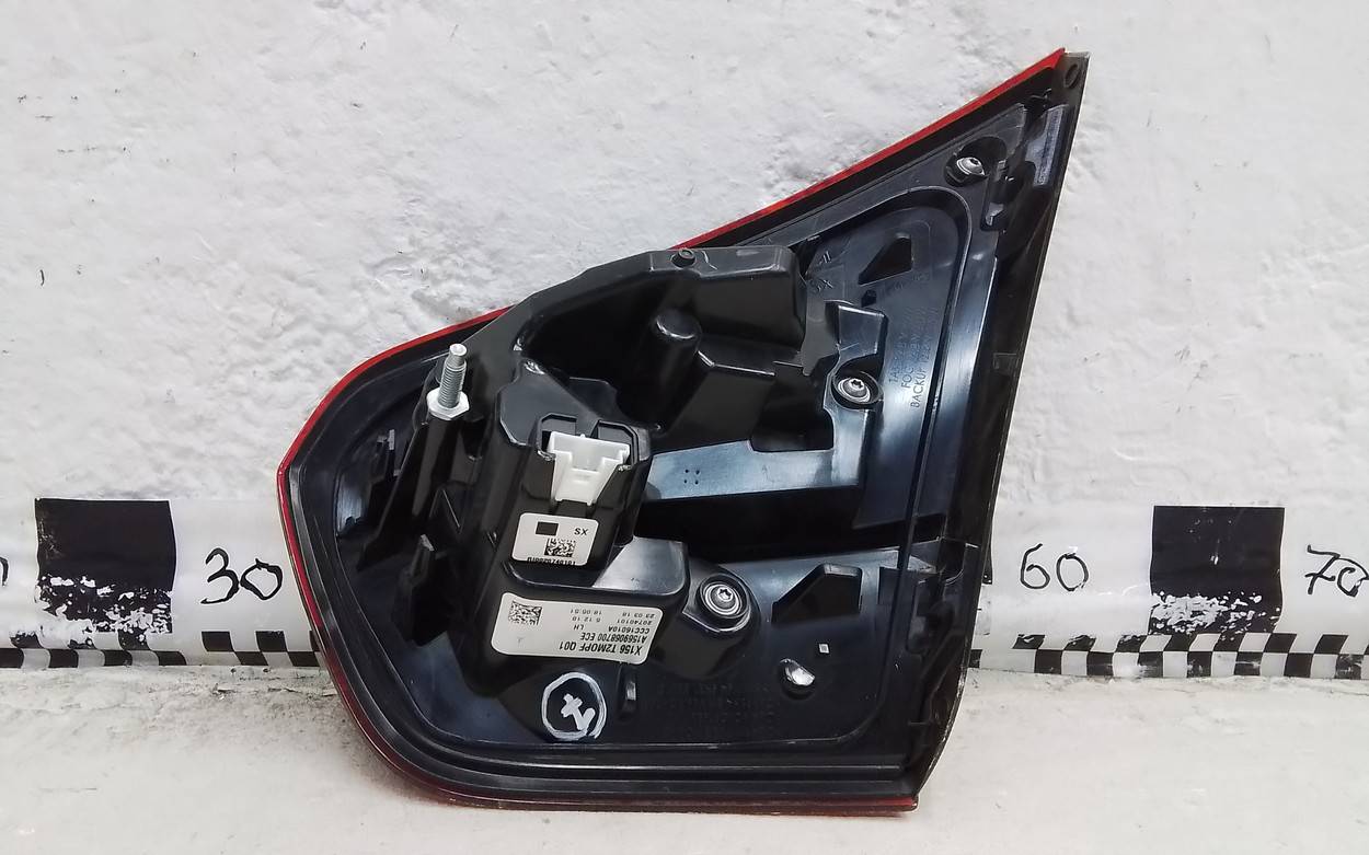 Фонарь задний внутренний левый