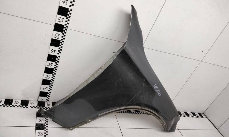 Крыло переднее правое