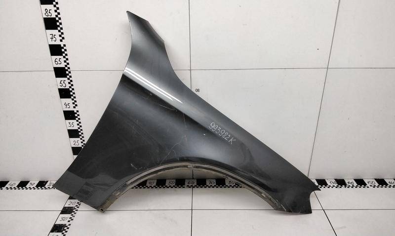 Крыло переднее правое