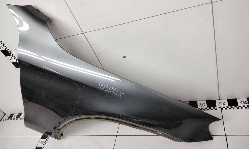 Крыло переднее правое