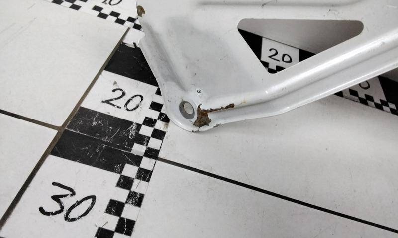 Крыло переднее левое