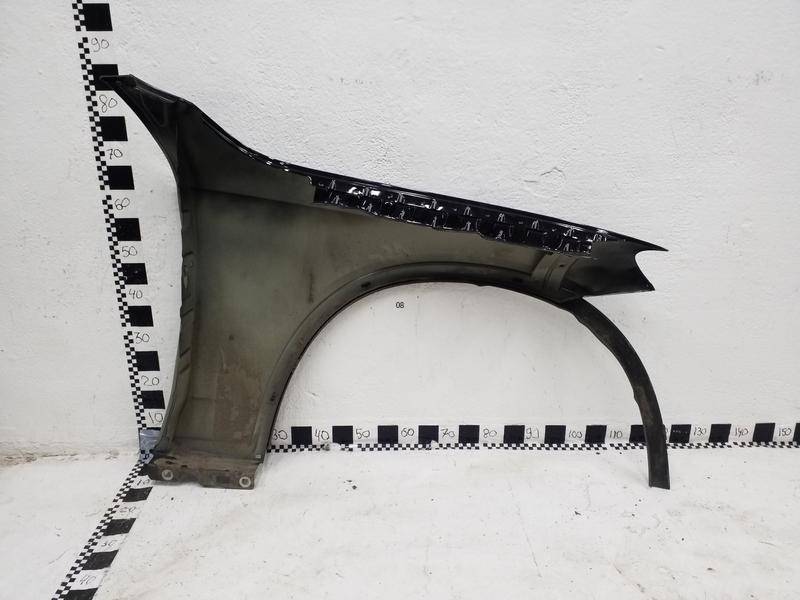 Крыло переднее левое