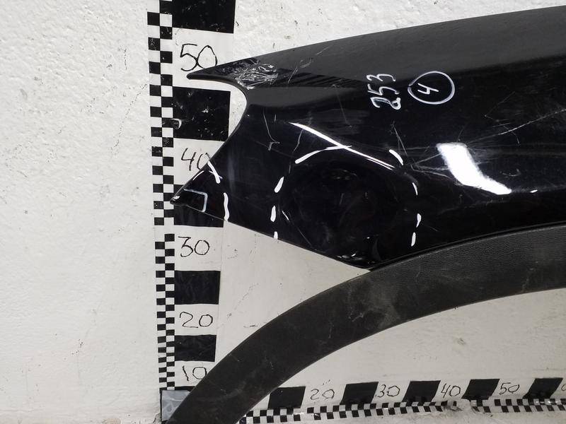 Крыло переднее левое