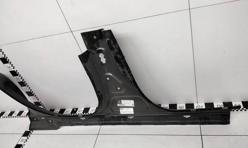 Порог левый