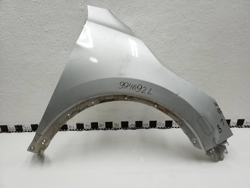 Крыло переднее правое