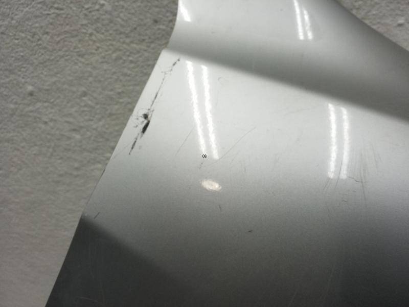 Крыло переднее правое