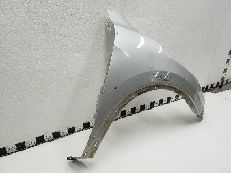 Крыло переднее правое