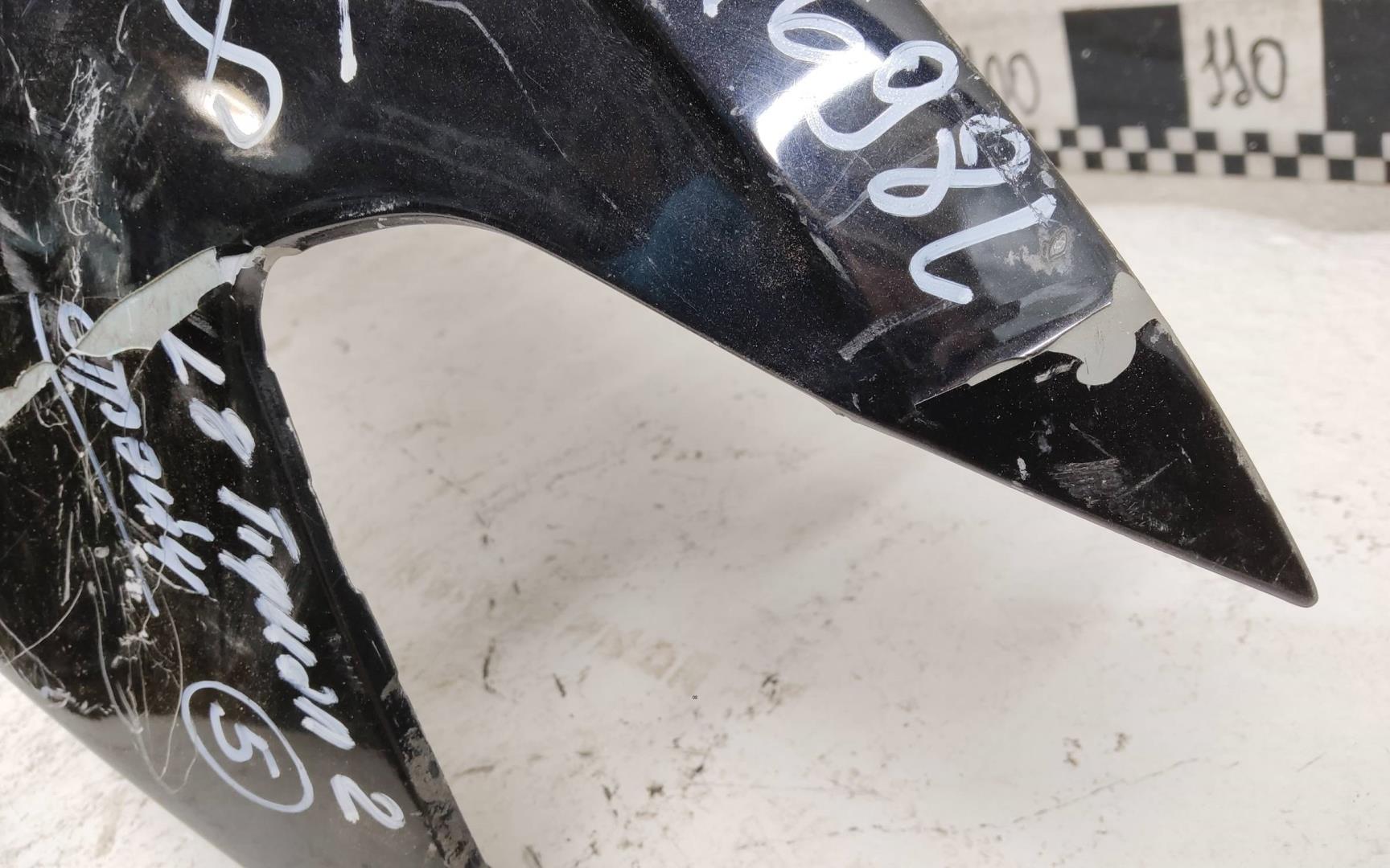 Крыло переднее правое