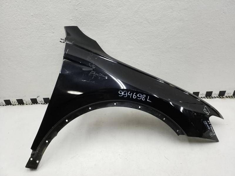 Крыло переднее правое