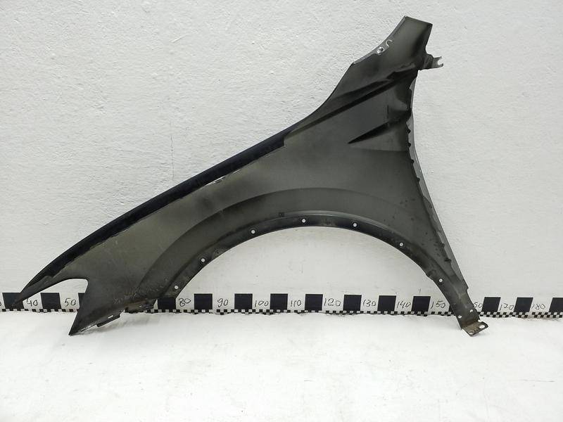 Крыло переднее правое