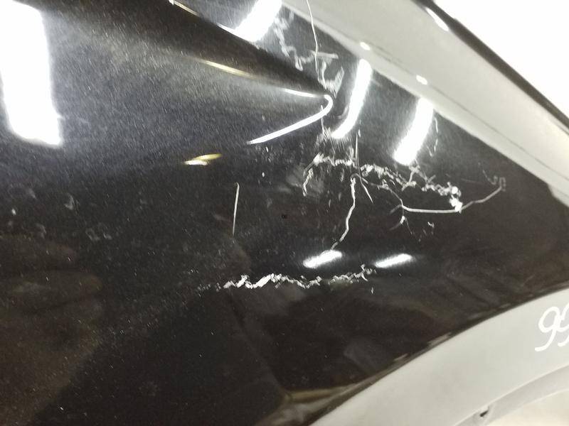 Крыло переднее правое