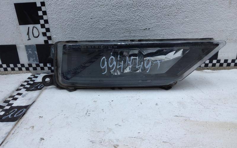 Фара противотуманная правая