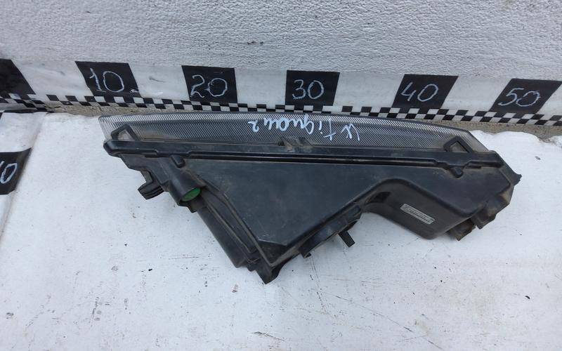 Фара противотуманная правая