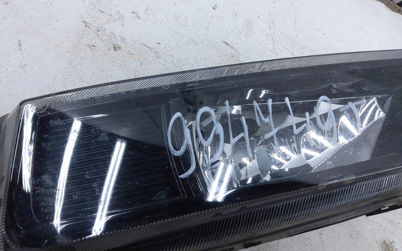 Фара противотуманная правая