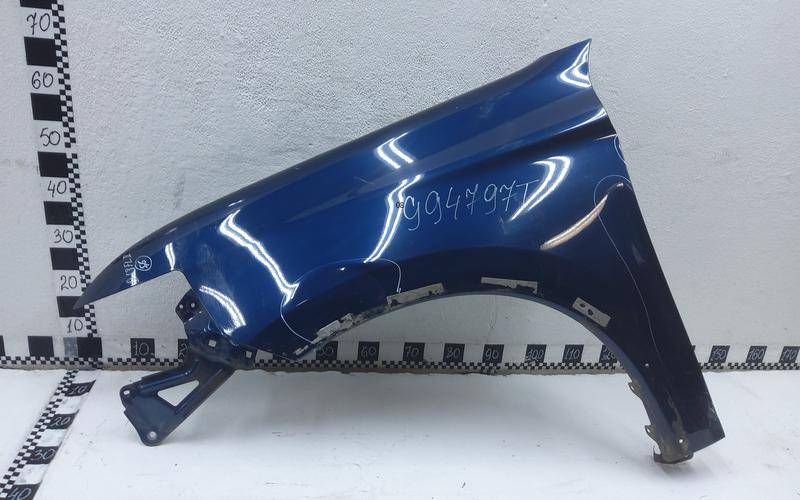 Крыло переднее левое