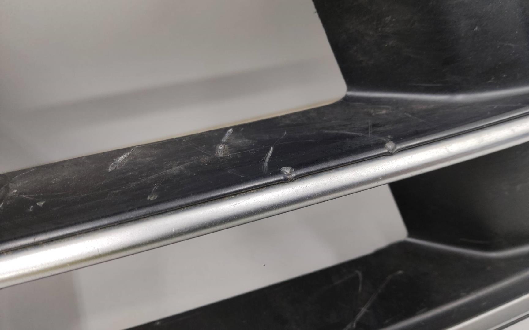 Решетка в бампер правая