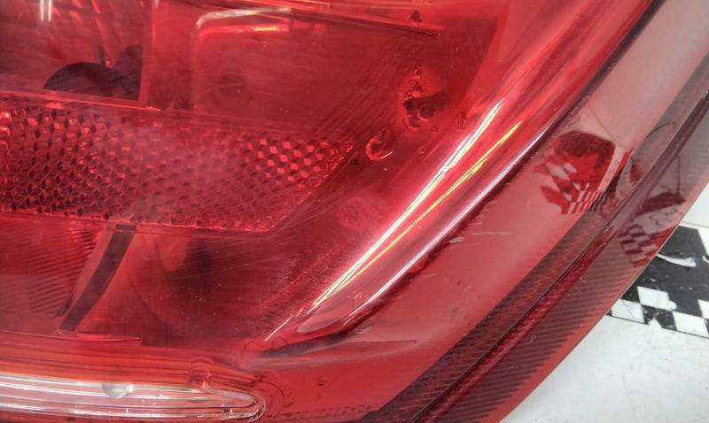 Фонарь задний наружный правый