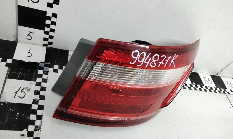 Фонарь задний наружный правый