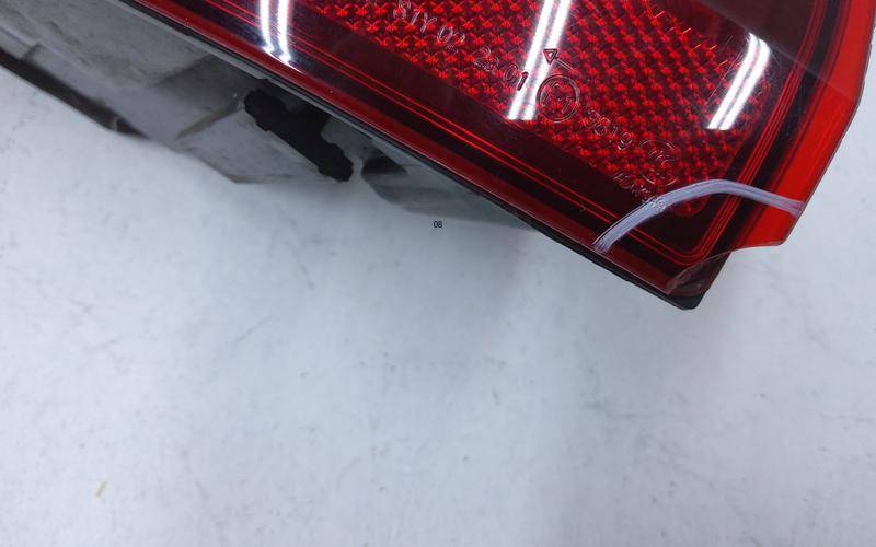 Фонарь задний наружный левый