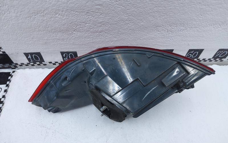 Фонарь задний наружный левый