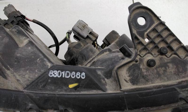 Фара правая