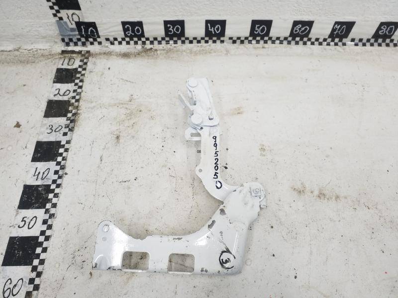 Петля капота левая