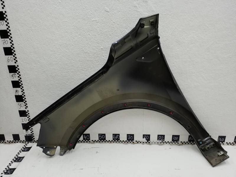 Крыло переднее правое