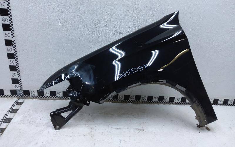 Крыло переднее левое