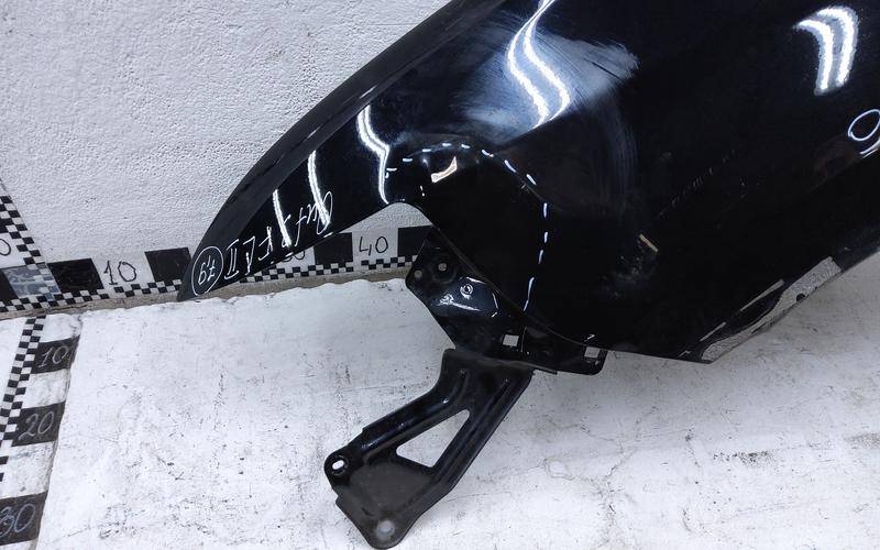 Крыло переднее левое