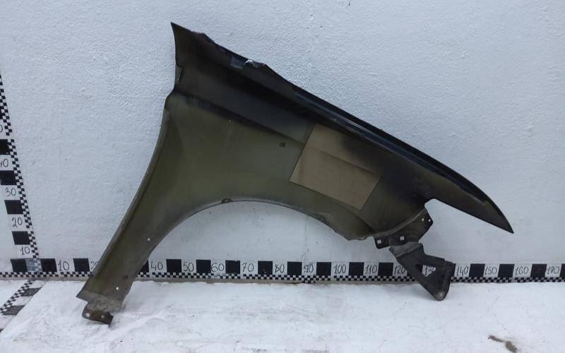 Крыло переднее левое