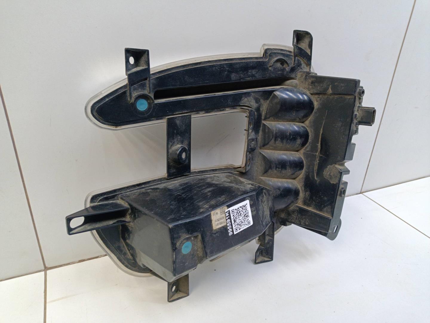 Фара дневного света правая (ходовые огни)