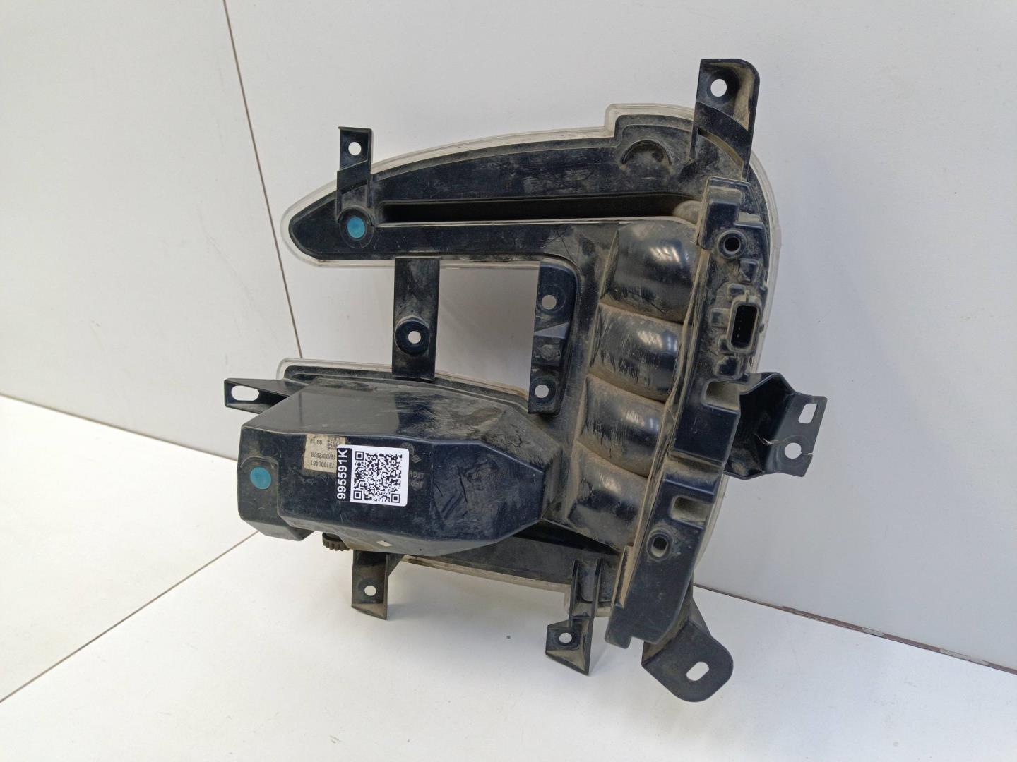 Фара дневного света правая (ходовые огни)