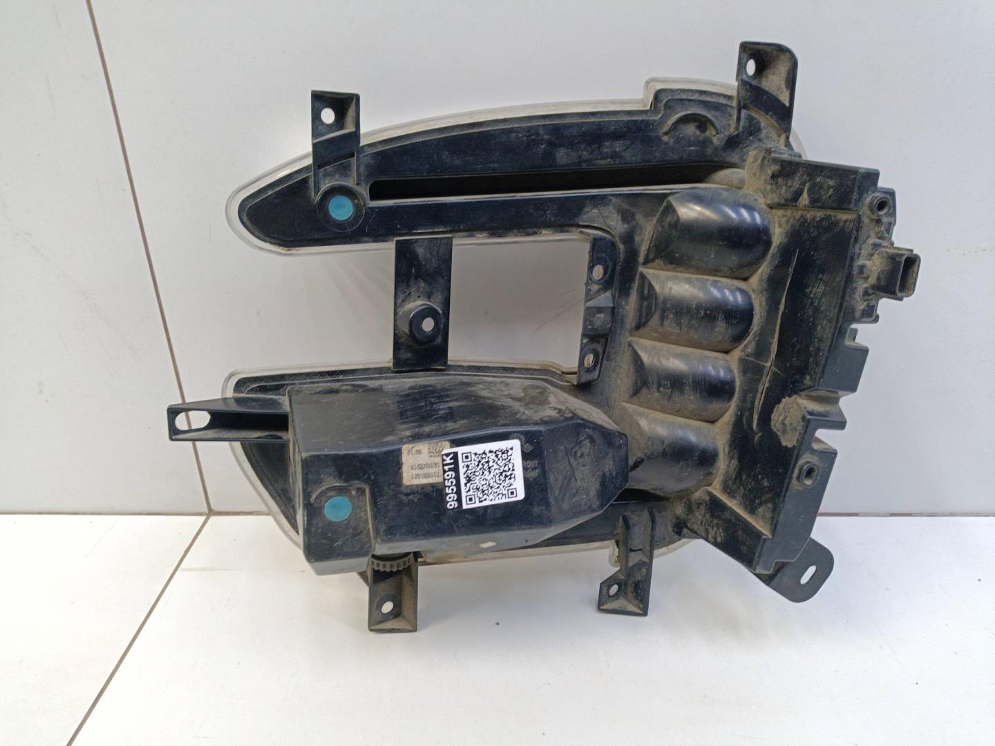 Фара дневного света правая (ходовые огни)