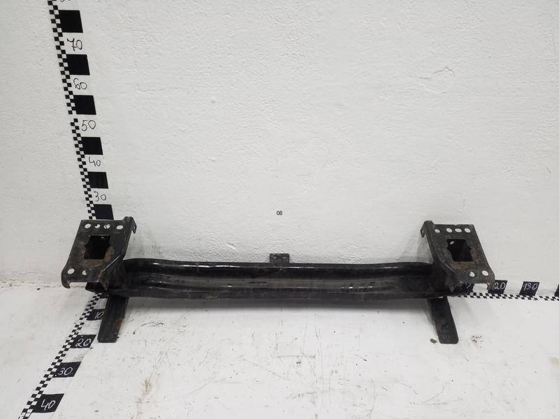 Усилитель переднего бампера