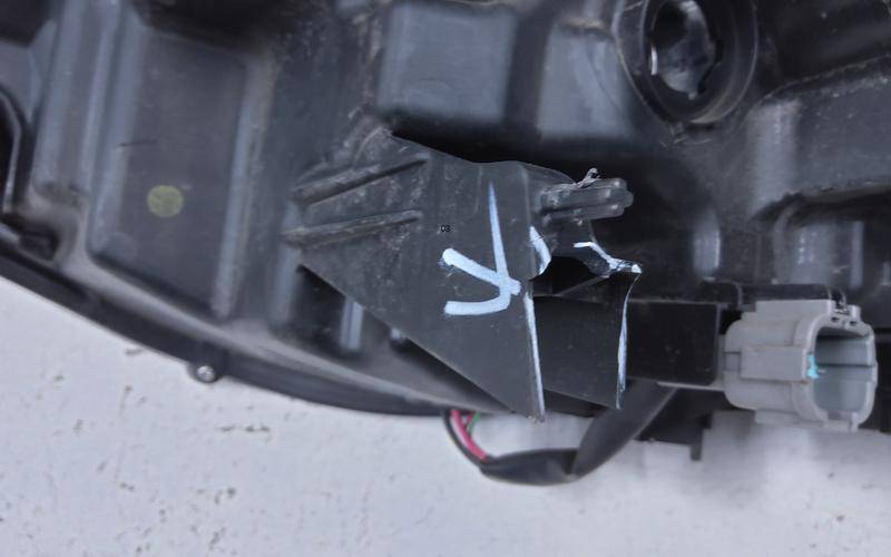 Фара правая