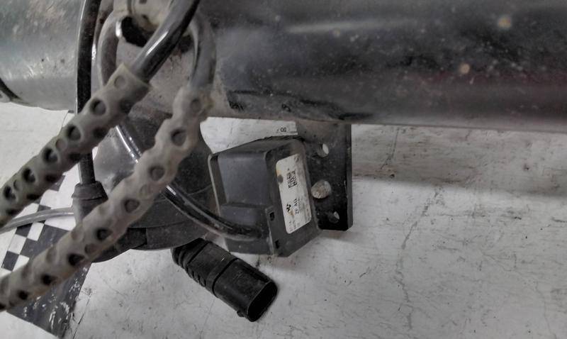 Амортизатор задний левый