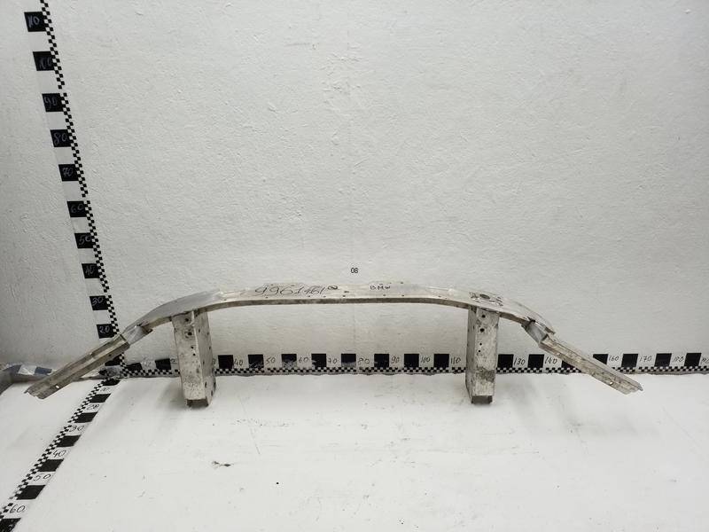 Усилитель переднего бампера