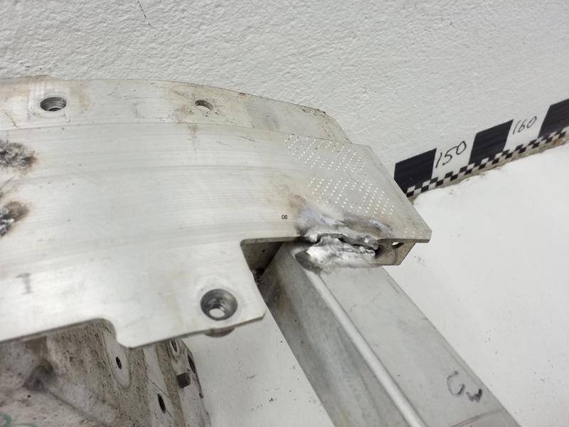 Усилитель переднего бампера