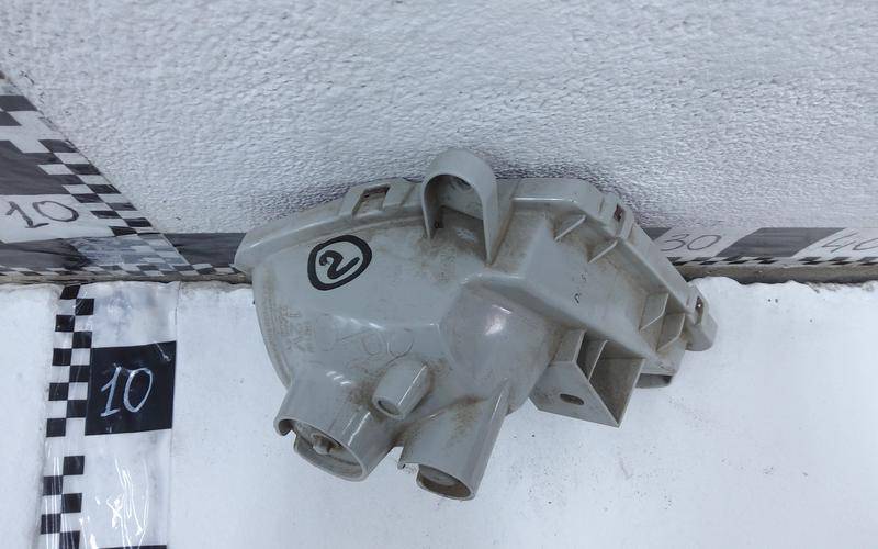 Фонарь задний в бампер правый