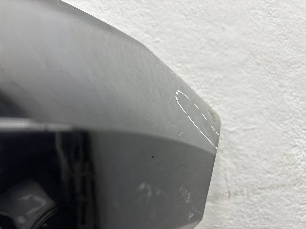 Крыло переднее правое