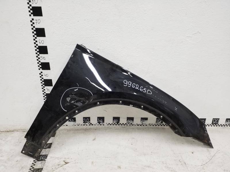 Крыло переднее правое